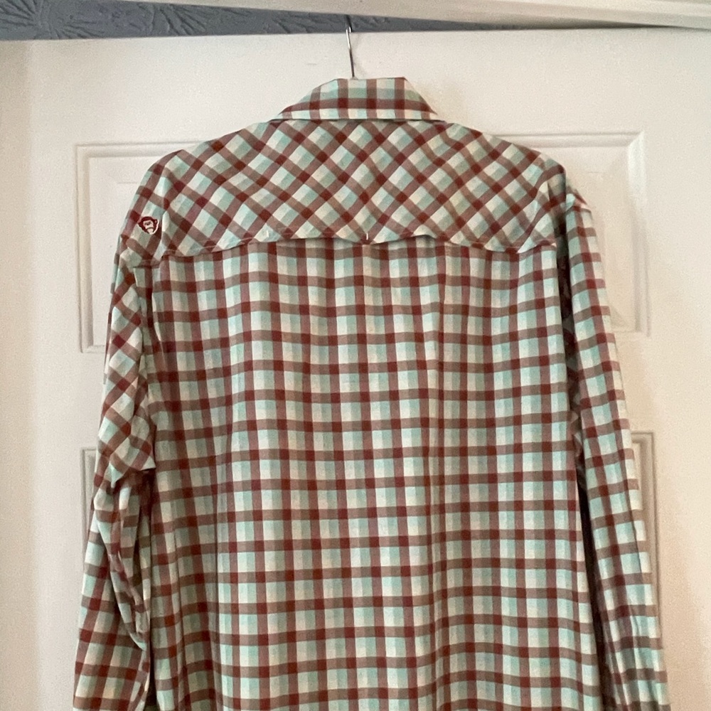 Howler Bros button down shirt, size L